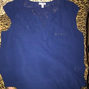 𝅺bongo XL Blue sheer short sleevefront pocket w/ studs